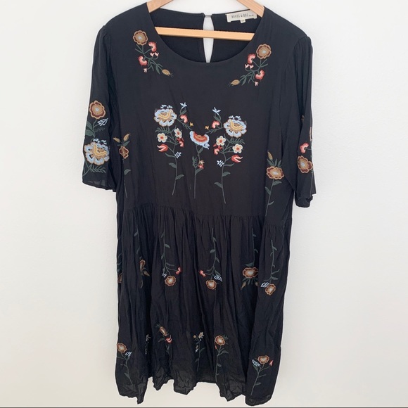 Dresses & Skirts - Embroidered Black Bohemian Boho Knee Length Dress